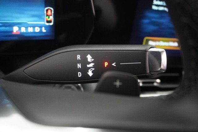 2027 Chevrolet Equinox LT - Photo 24