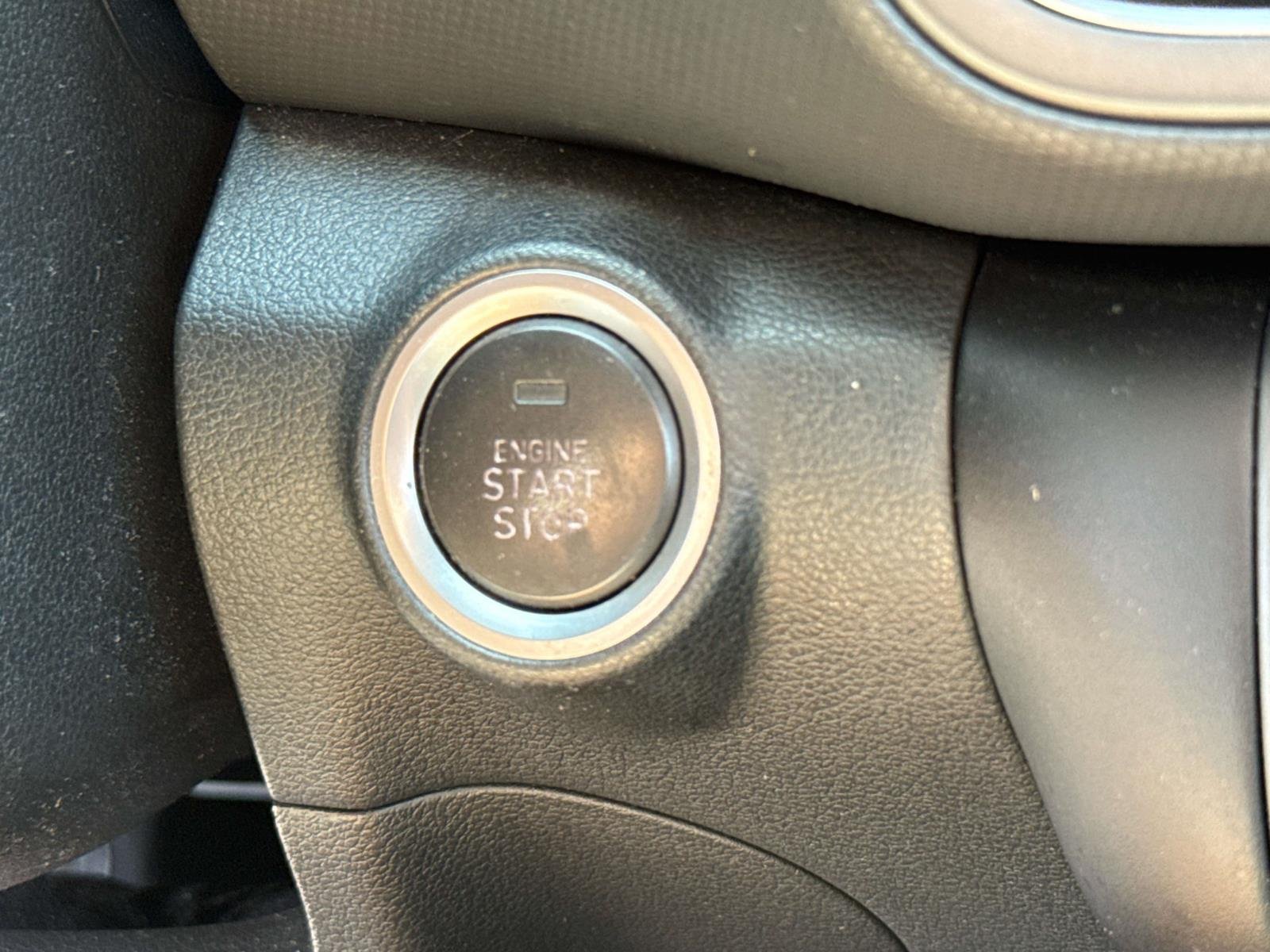 Used 2023 Silver Hyundai SEL image 31