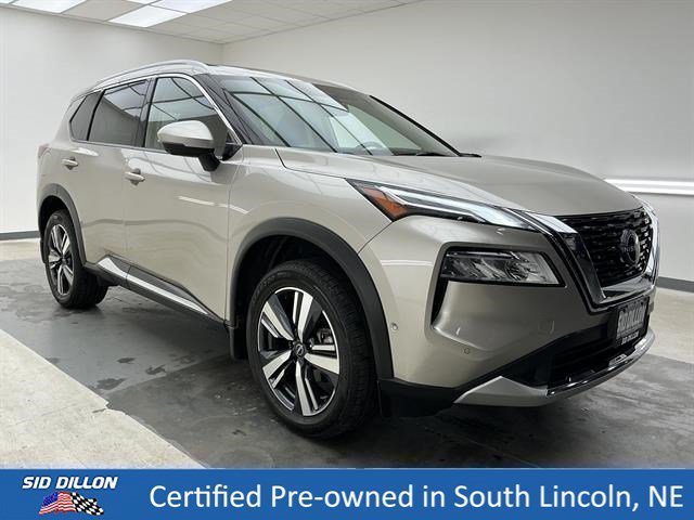 Used 2023 Champagne Silver Metallic Nissan Platinum image 3