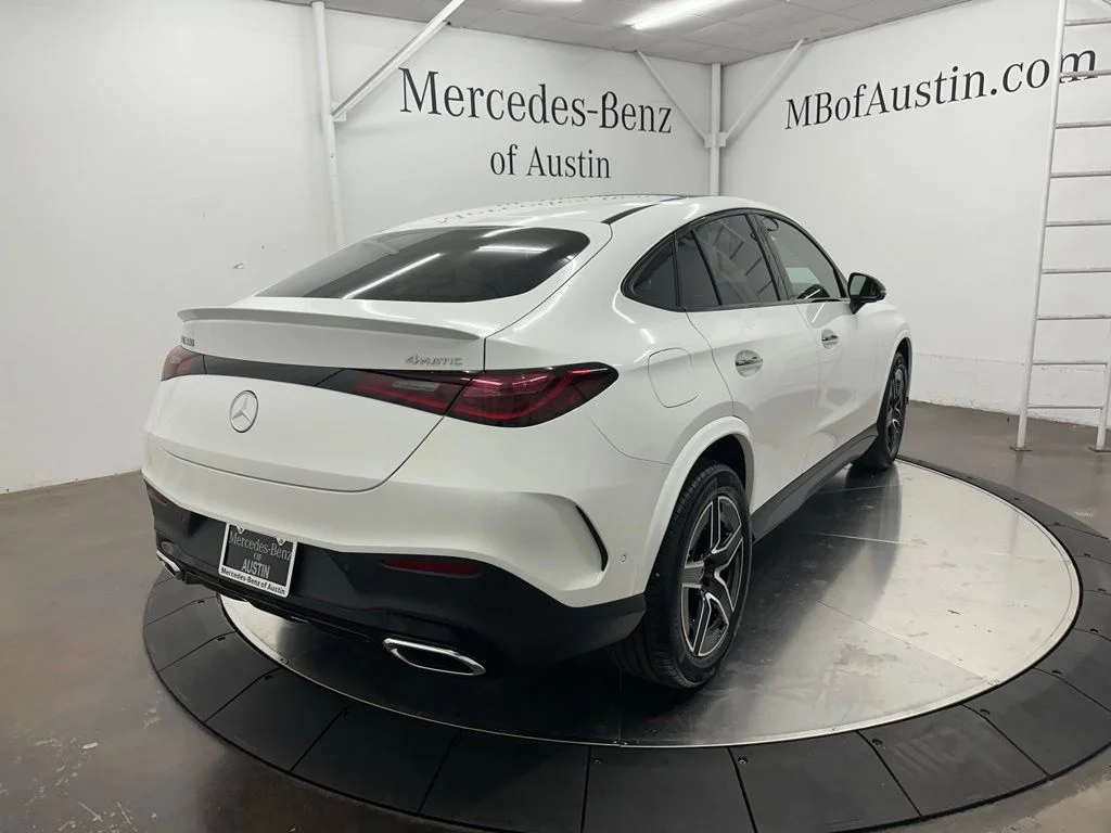 New 2027 White Mercedes-Benz GLC 300 image 7