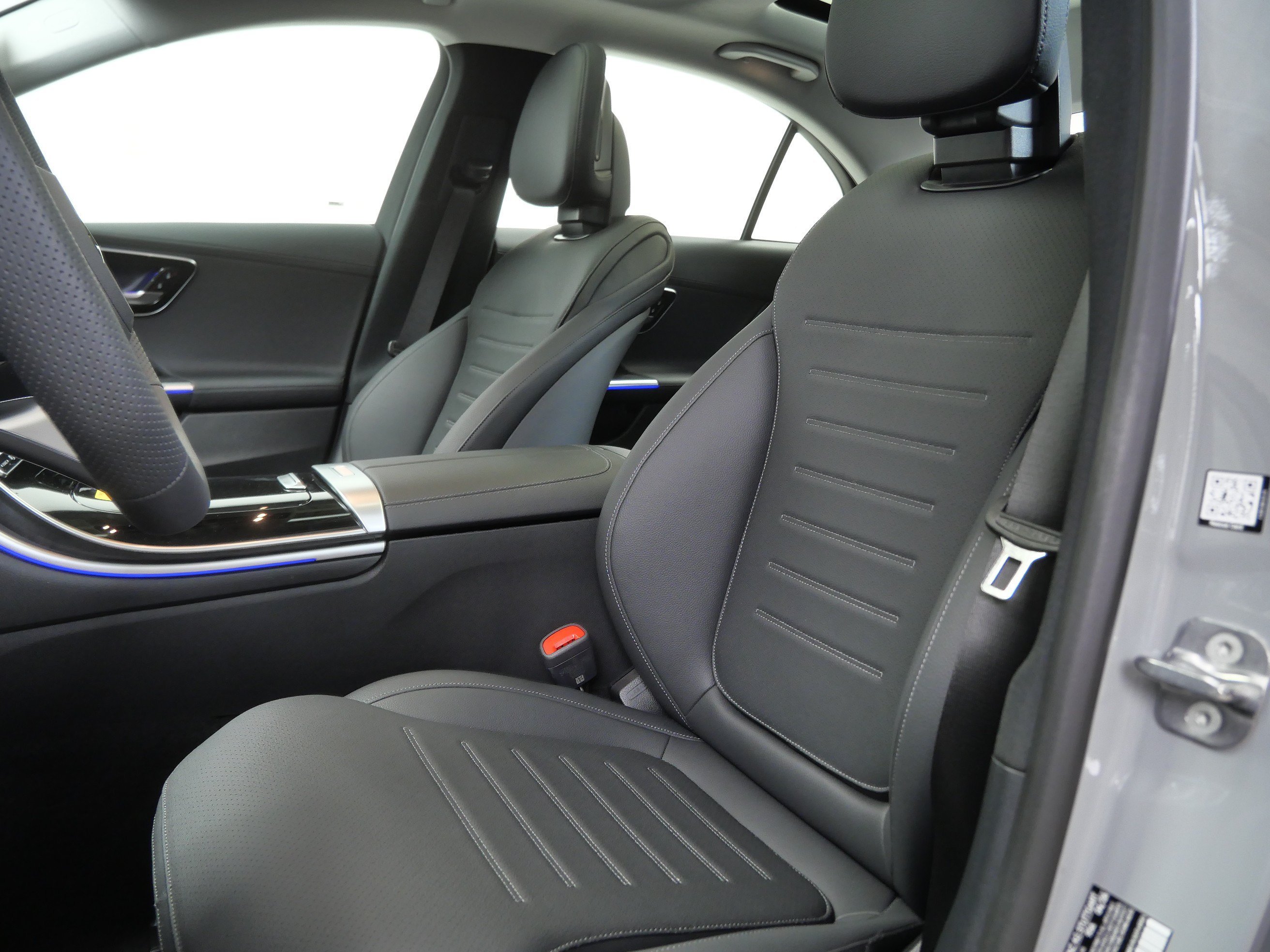 New 2026 MANUFAKTUR Alpine Grey Mercedes-Benz C 300 image 8