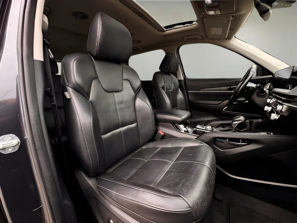 Used 2024 Gray Kia EX image 25