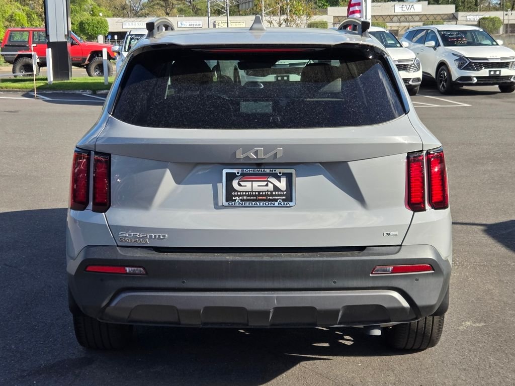 Used 2023 Gray Kia X-Line EX image 4