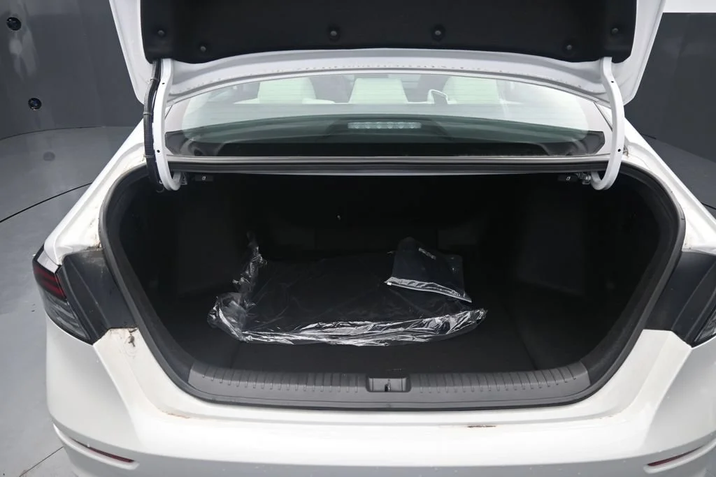 Certified Used 2026 Platinum White Pearl Honda SE image 15