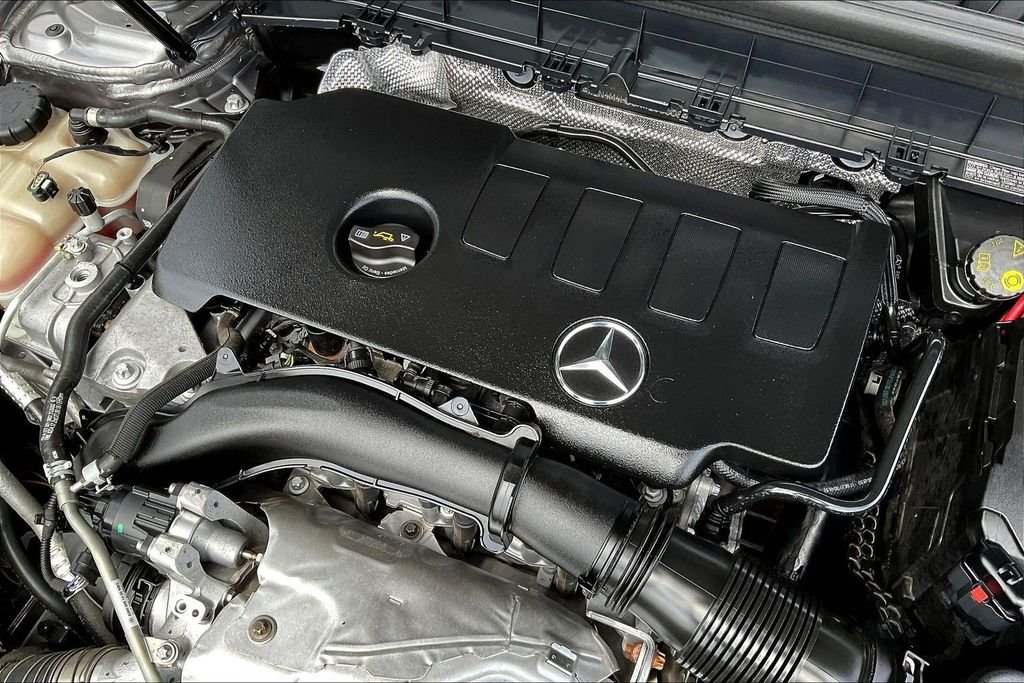 Used 2022 Gray Mercedes-Benz GLB 250 image 34