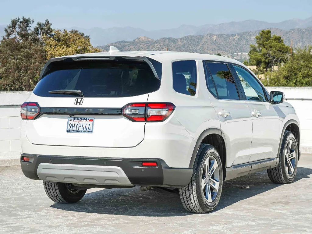 2024 Honda Pilot EX-L - Photo 35