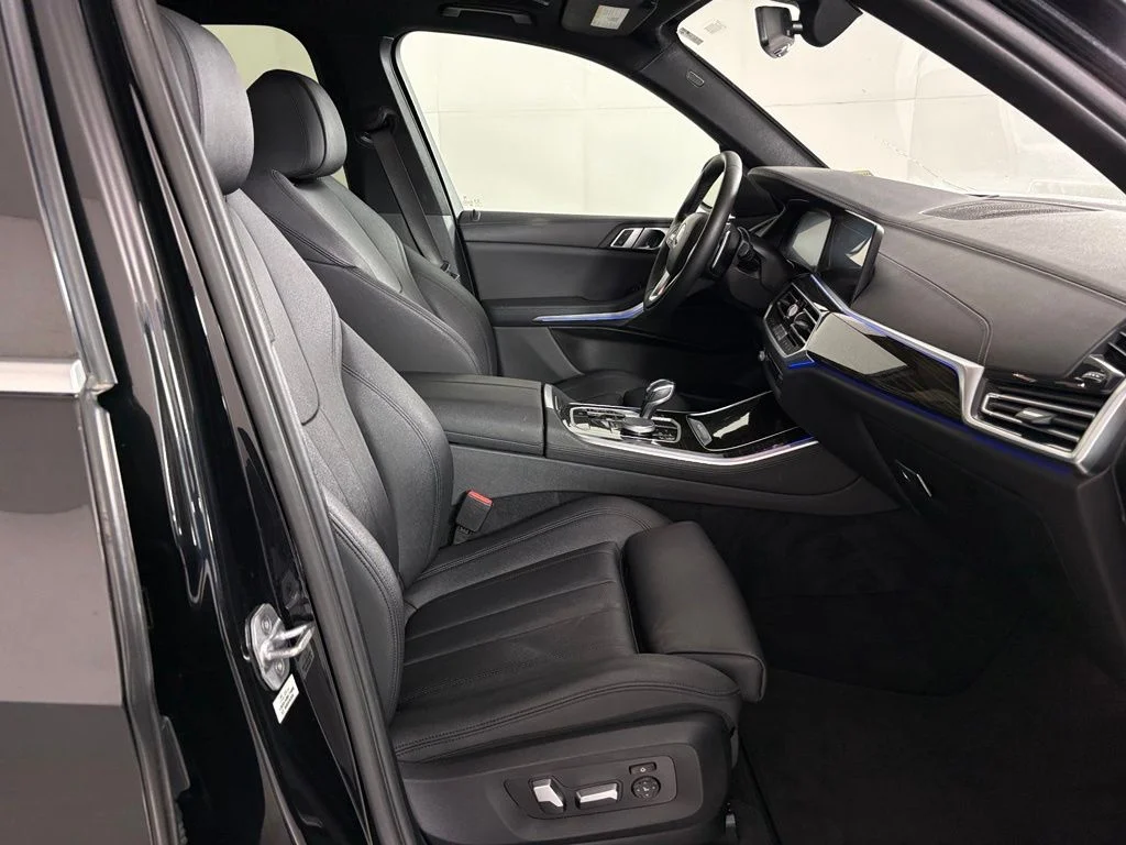 Used 2020 Black BMW sDrive40i image 43