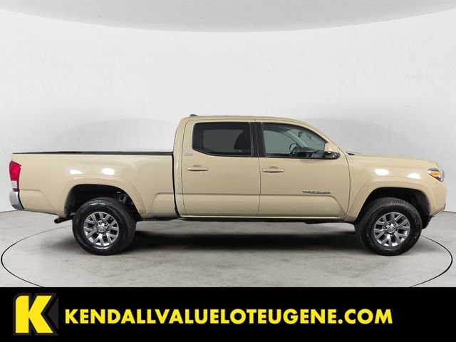 Used 2017  Toyota SR5 image 4
