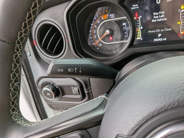 Used 2025 White Jeep Rubicon X image 29