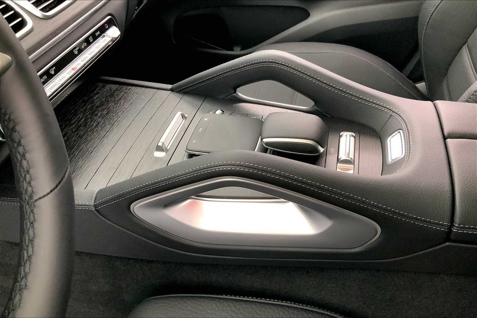New 2026 Black Mercedes-Benz GLS 450 image 17