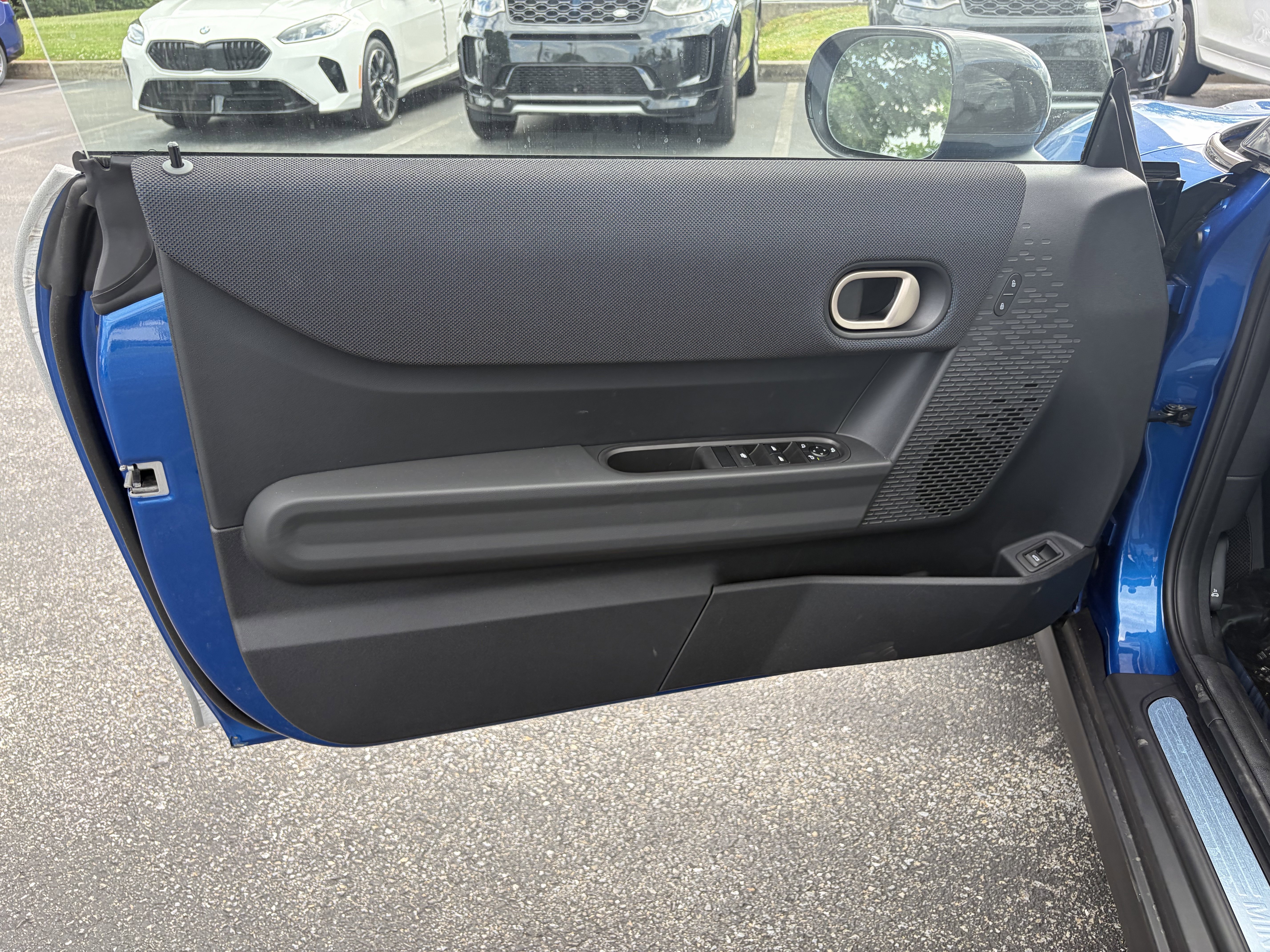 New 2026 Icy Sunshine Blue Metallic MINI Signature Plus image 9