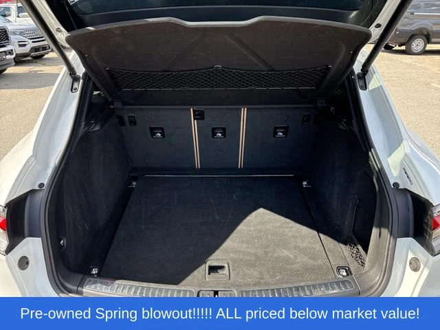 Used 2019 White Porsche SUV image 16