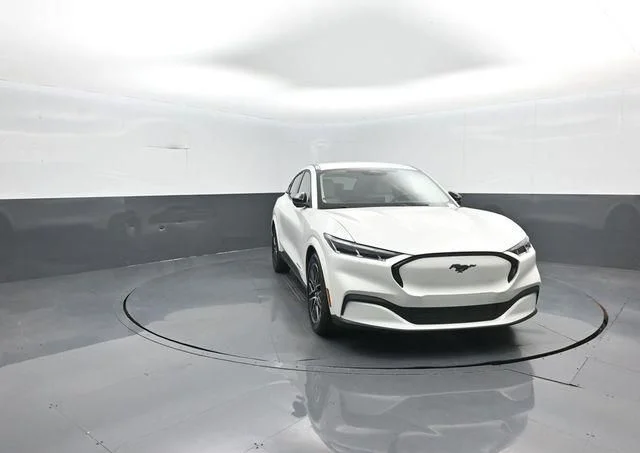 New 2026 Star White Metallic Tri-coat Ford Premium image 3