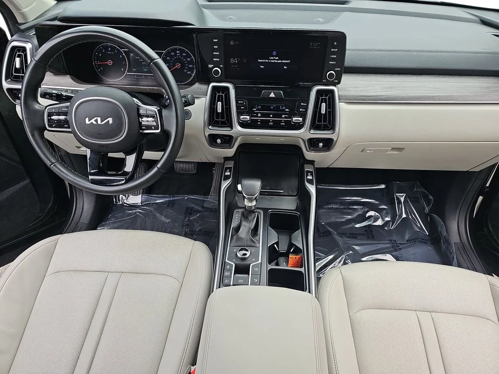 Used 2022 Green Kia X-Line EX image 9