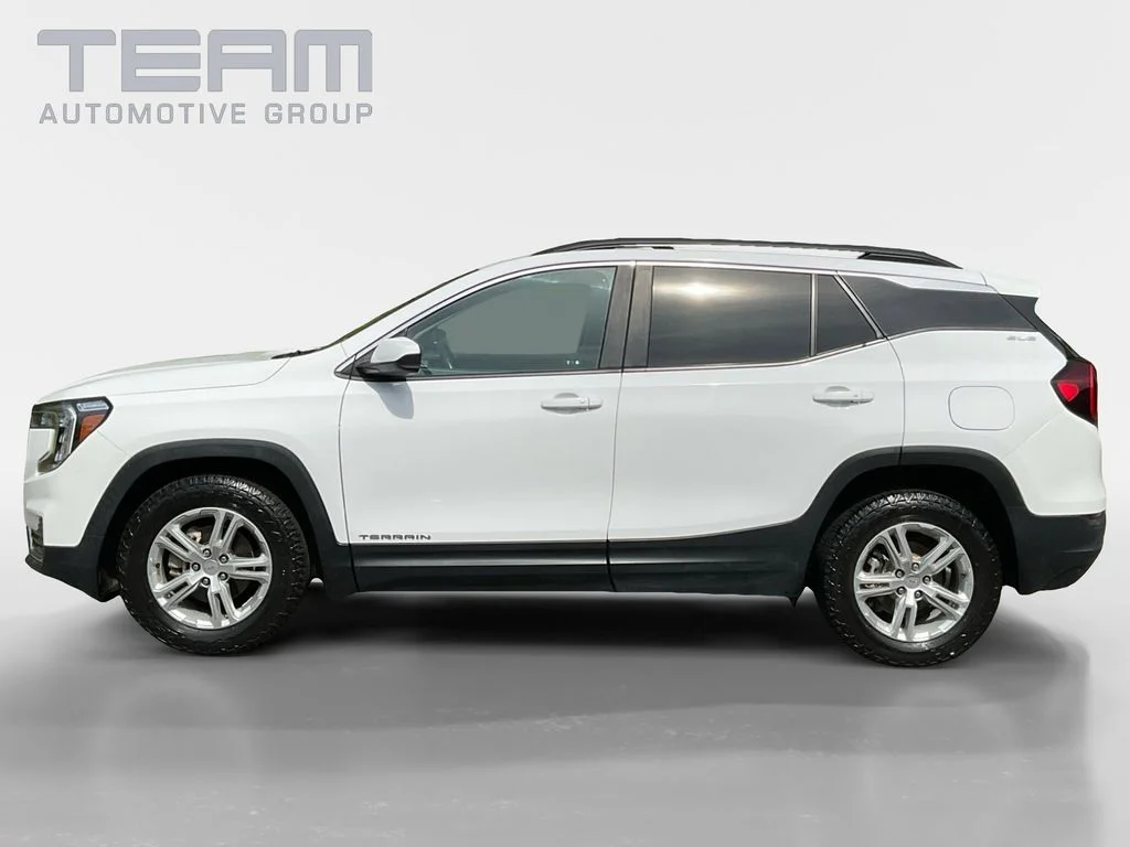 Used 2023 White GMC SLE image 4