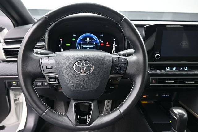 Used 2025 White Toyota SE image 3