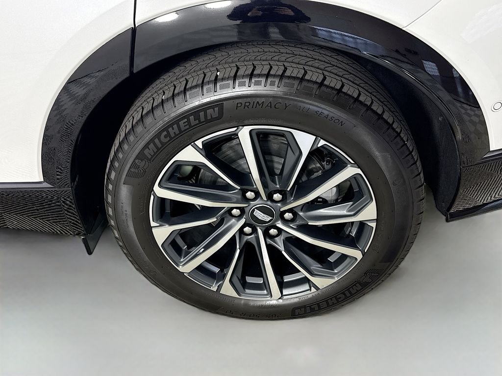 Used 2025 White Cadillac Sport image 30