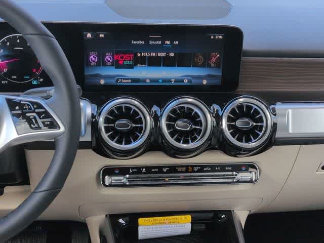 New 2026 Polar White Mercedes-Benz GLB 250 image 27