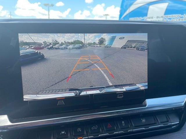 Used 2025 Titanium GMC SLT image 22