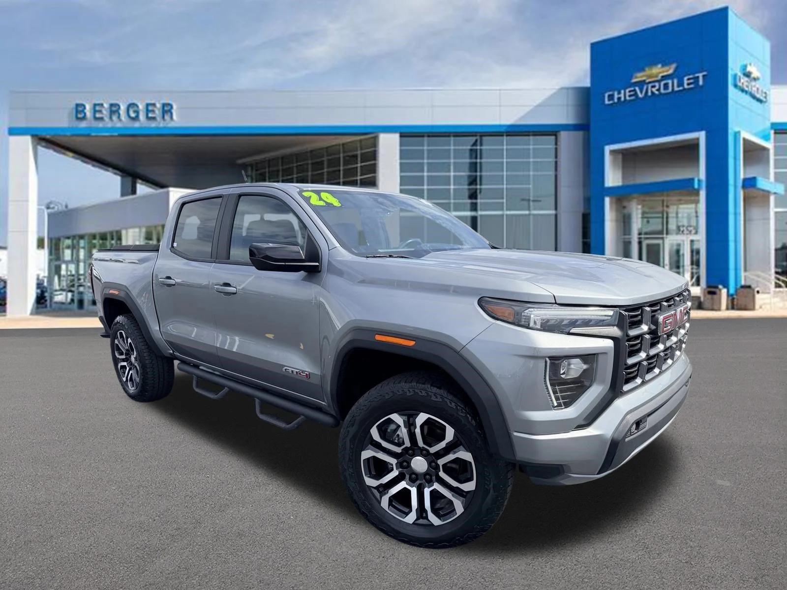 2024 GMC Canyon 4WD AT4 Crew Cab Short Box's photo