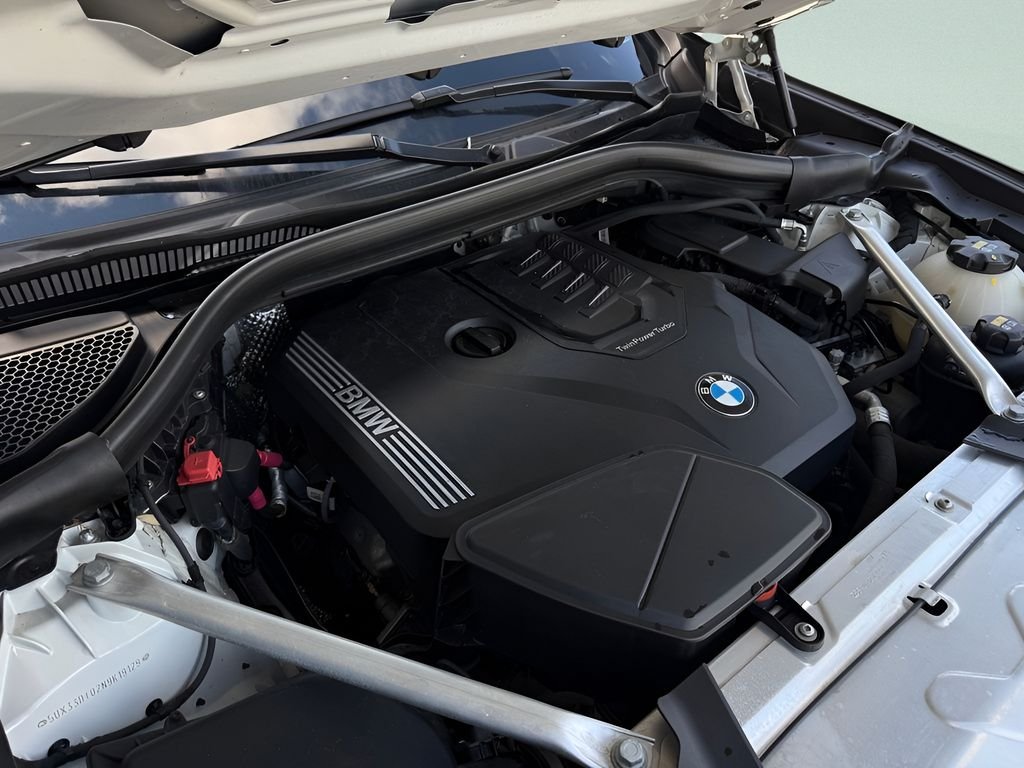 Used 2022 White BMW xDrive30i image 25