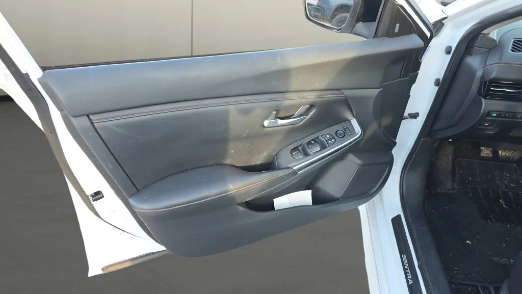 Used 2023 White Nissan SR image 14