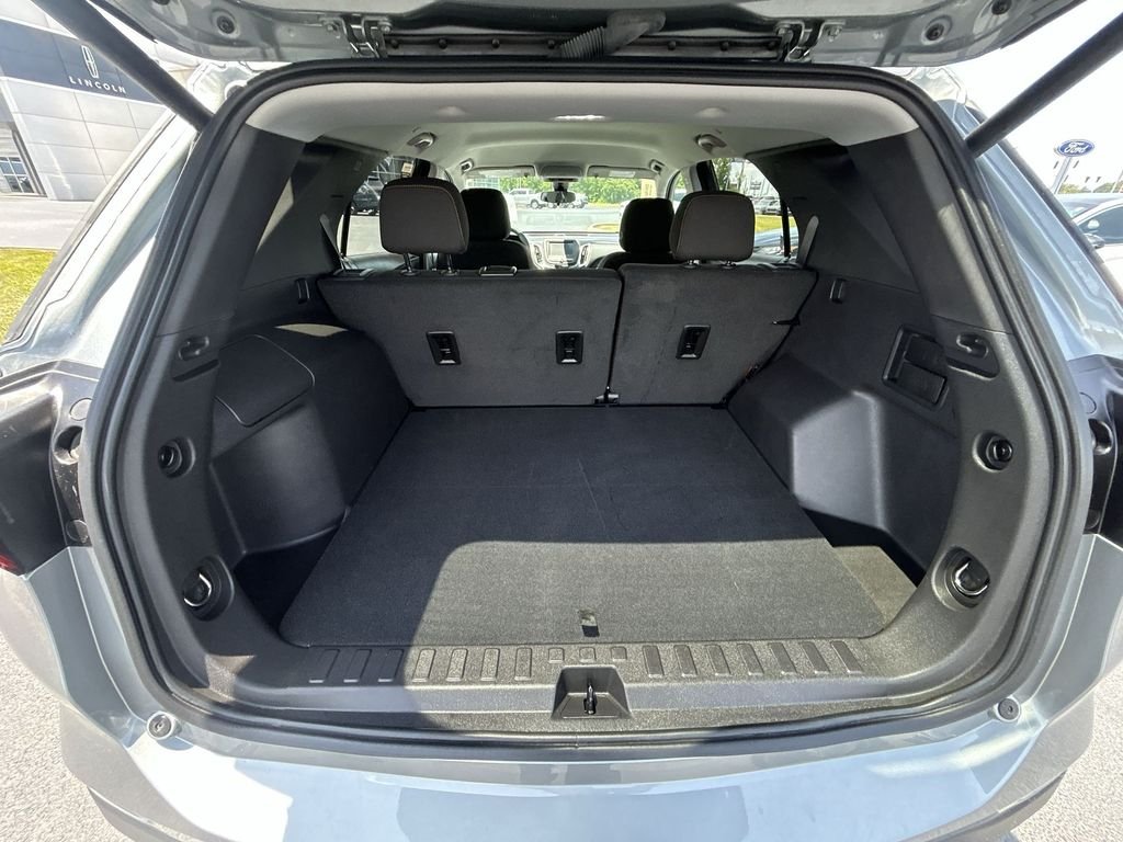Used 2024 Gray Chevrolet LT image 28