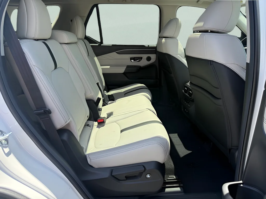 New 2026 Platinum White Pearl Honda Touring image 14
