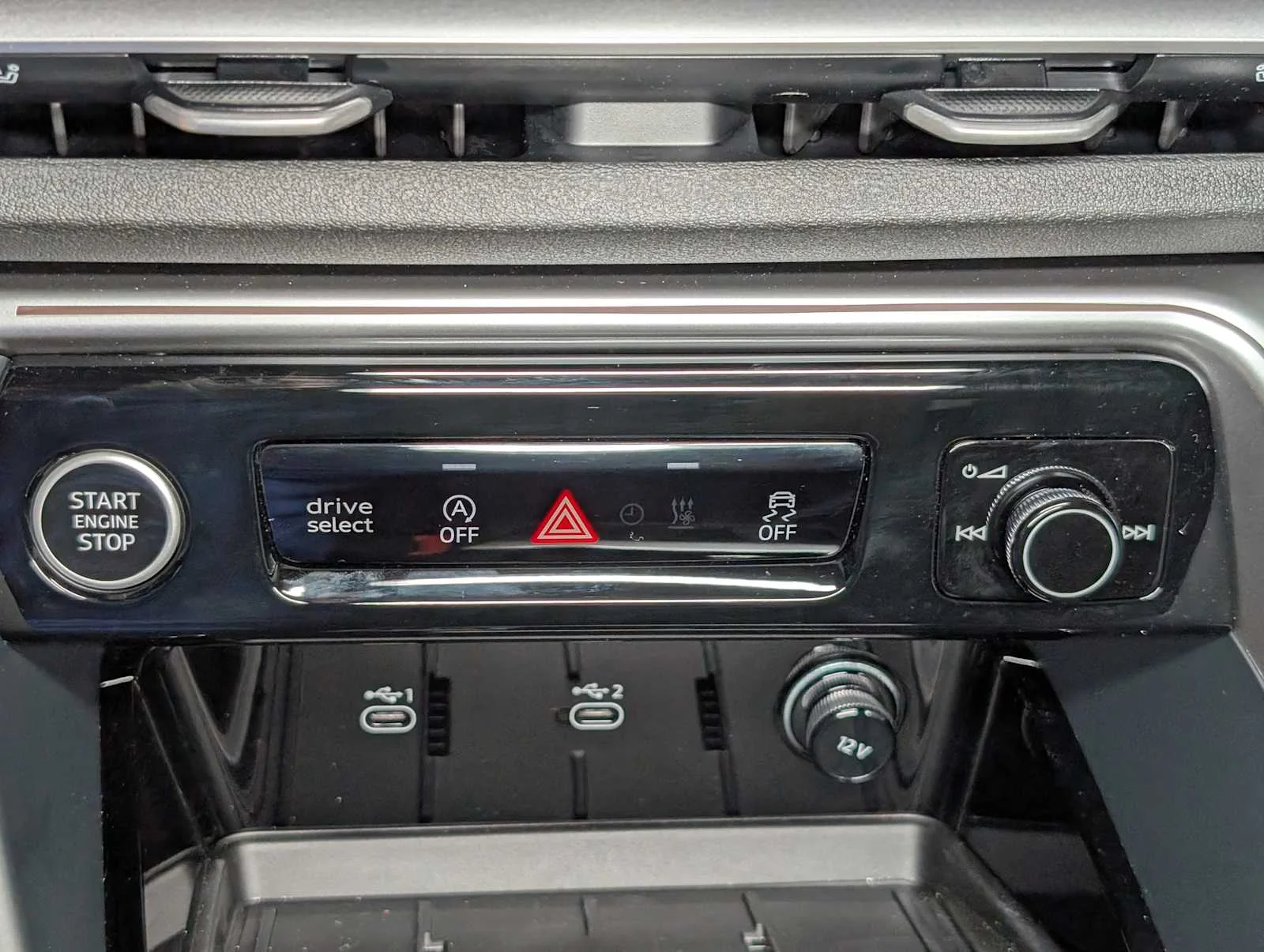 Used 2026 Tambora Gray Metallic Audi Premium Plus image 31
