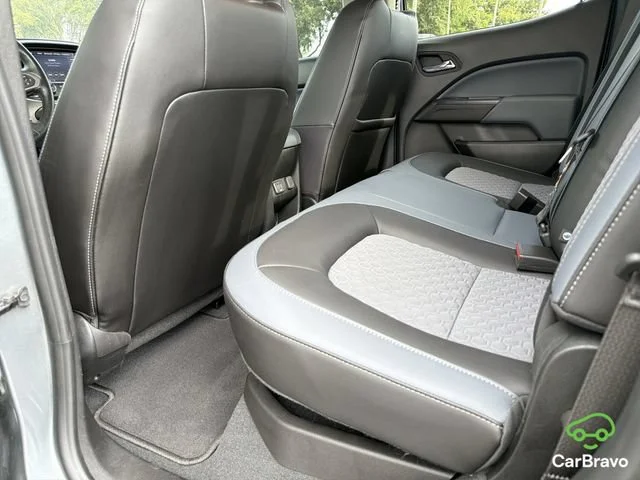 Used 2022 Satin Steel Metallic Chevrolet Z71 image 19