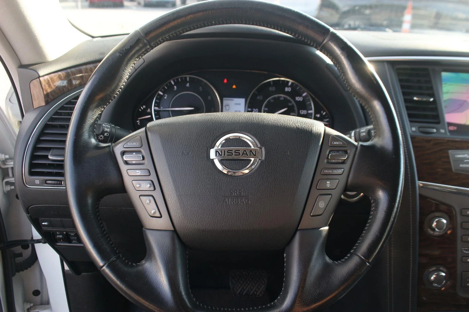 Used 2019 White Nissan SL image 20