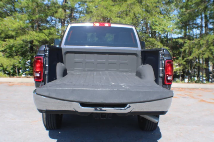 Used 2025  Ram Big Horn image 17