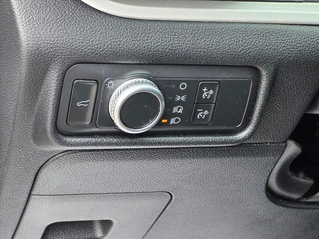 Used 2020 White Ford XLT image 8