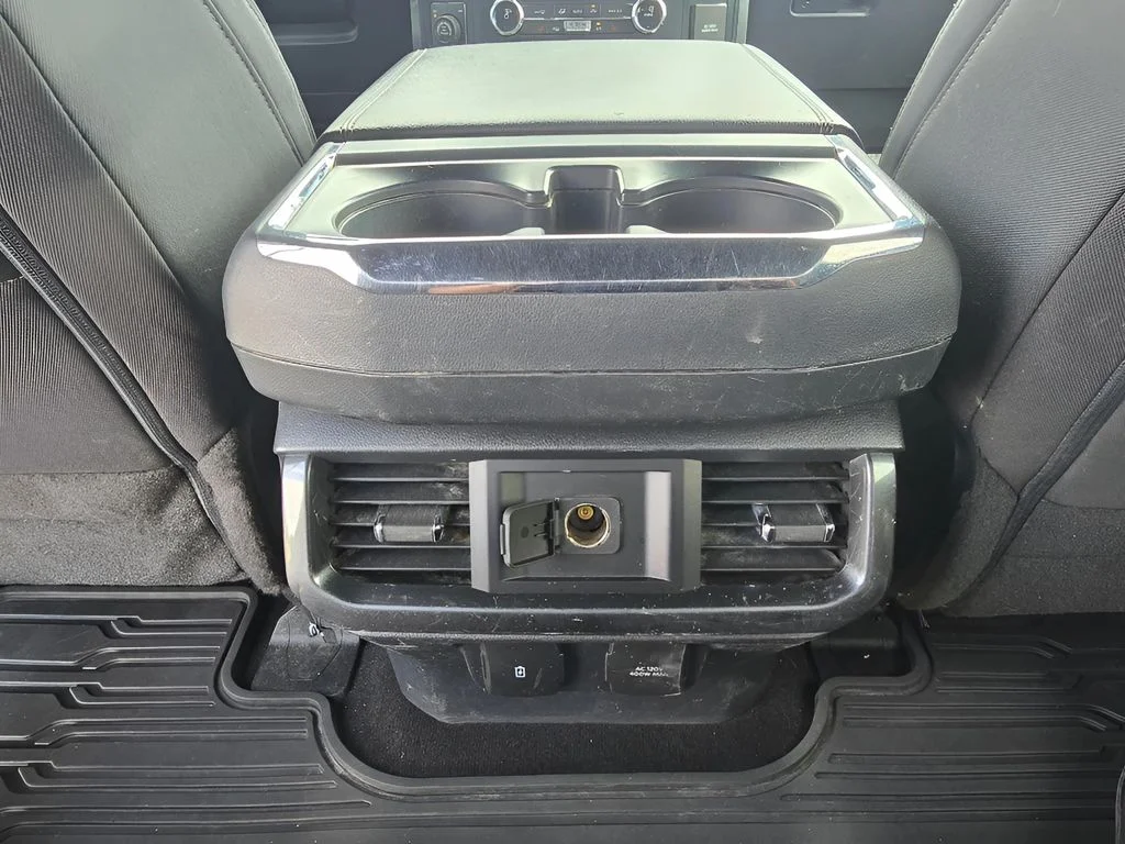 Used 2022 SPACE WHITE METALLIC Ford XLT image 9