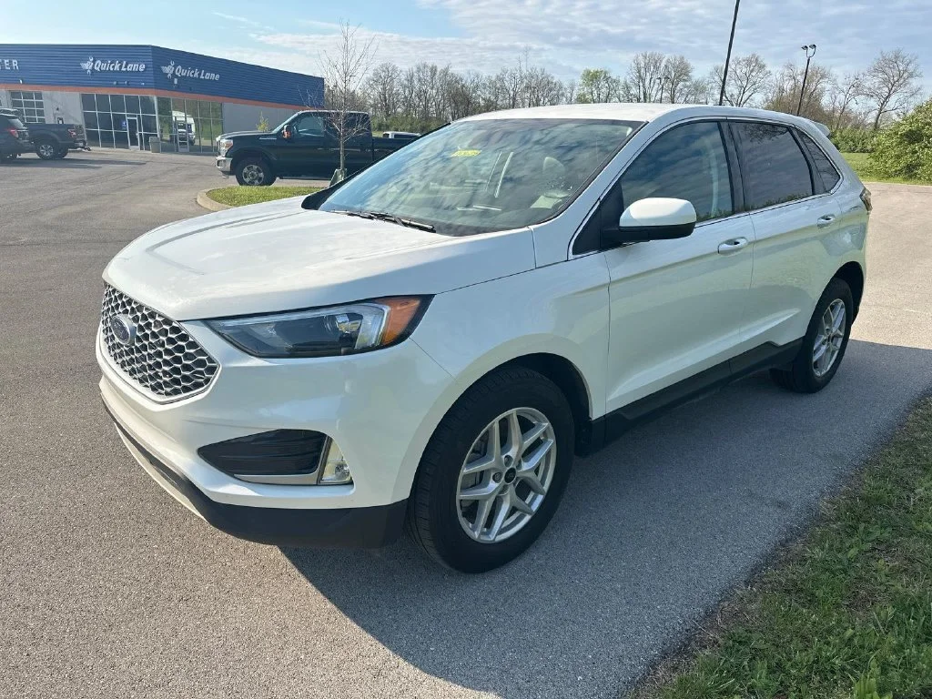 Used 2023 White Ford SEL image 2