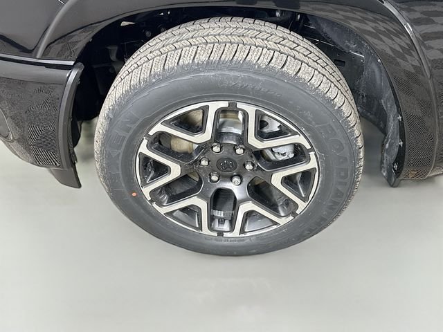 New 2026 Diamond Black Crystal Pearl-Coat Exterior Paint RAM Laramie image 29