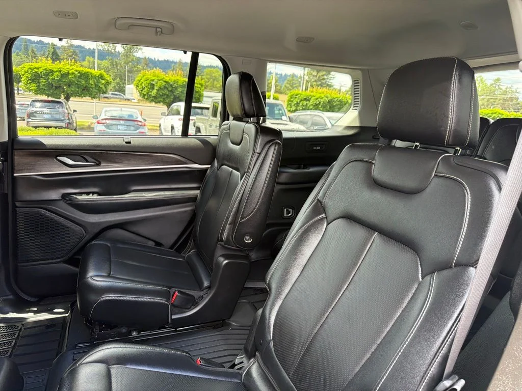 Used 2023 Silver Jeep Limited image 29