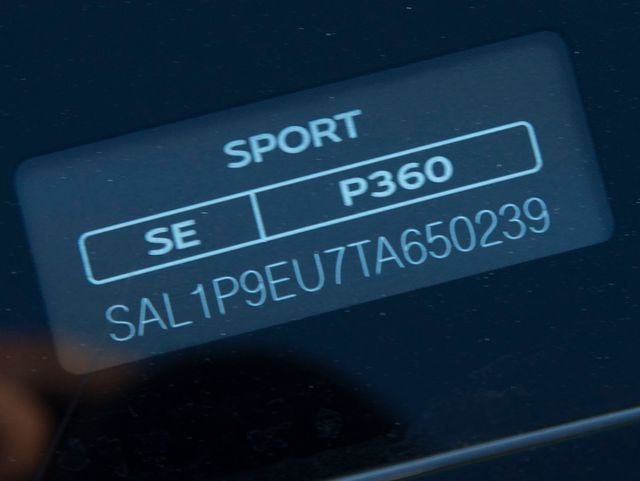 New 2026 Fuji White Land Rover SE image 38