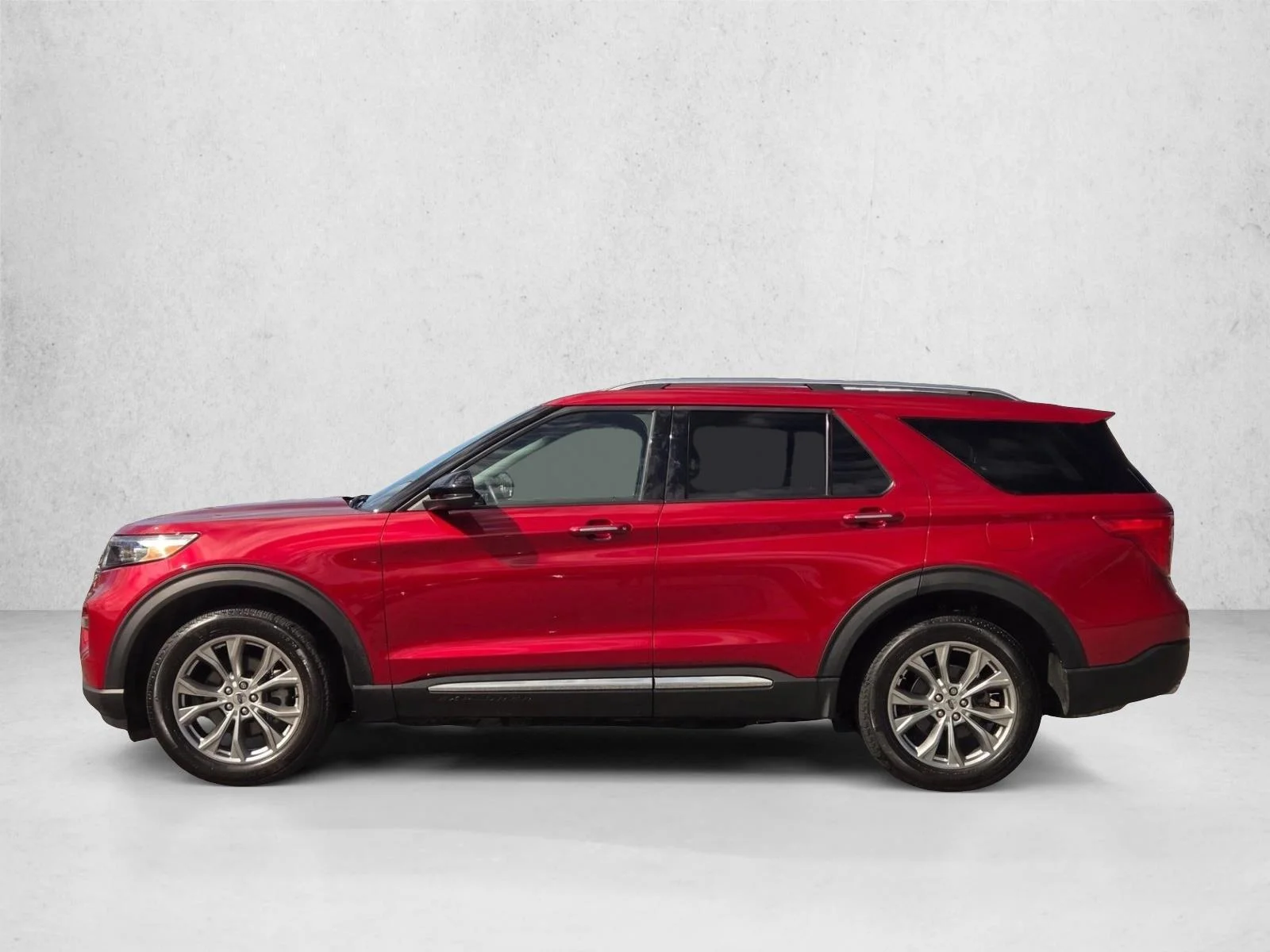 Used 2021 Rapid Red Metallic Tinted Clearcoat Ford Limited image 9