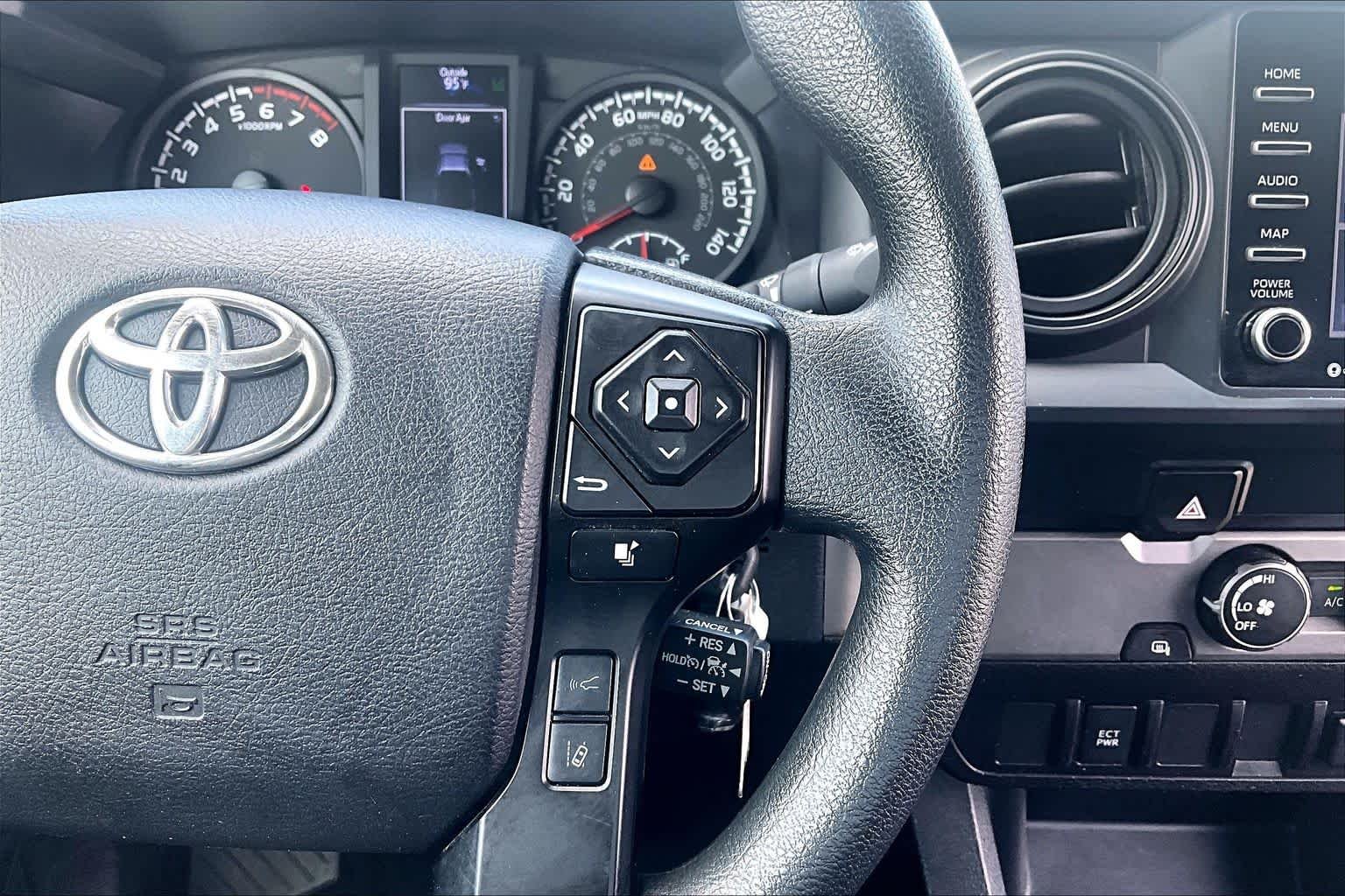 Used 2022 White Toyota SR image 22