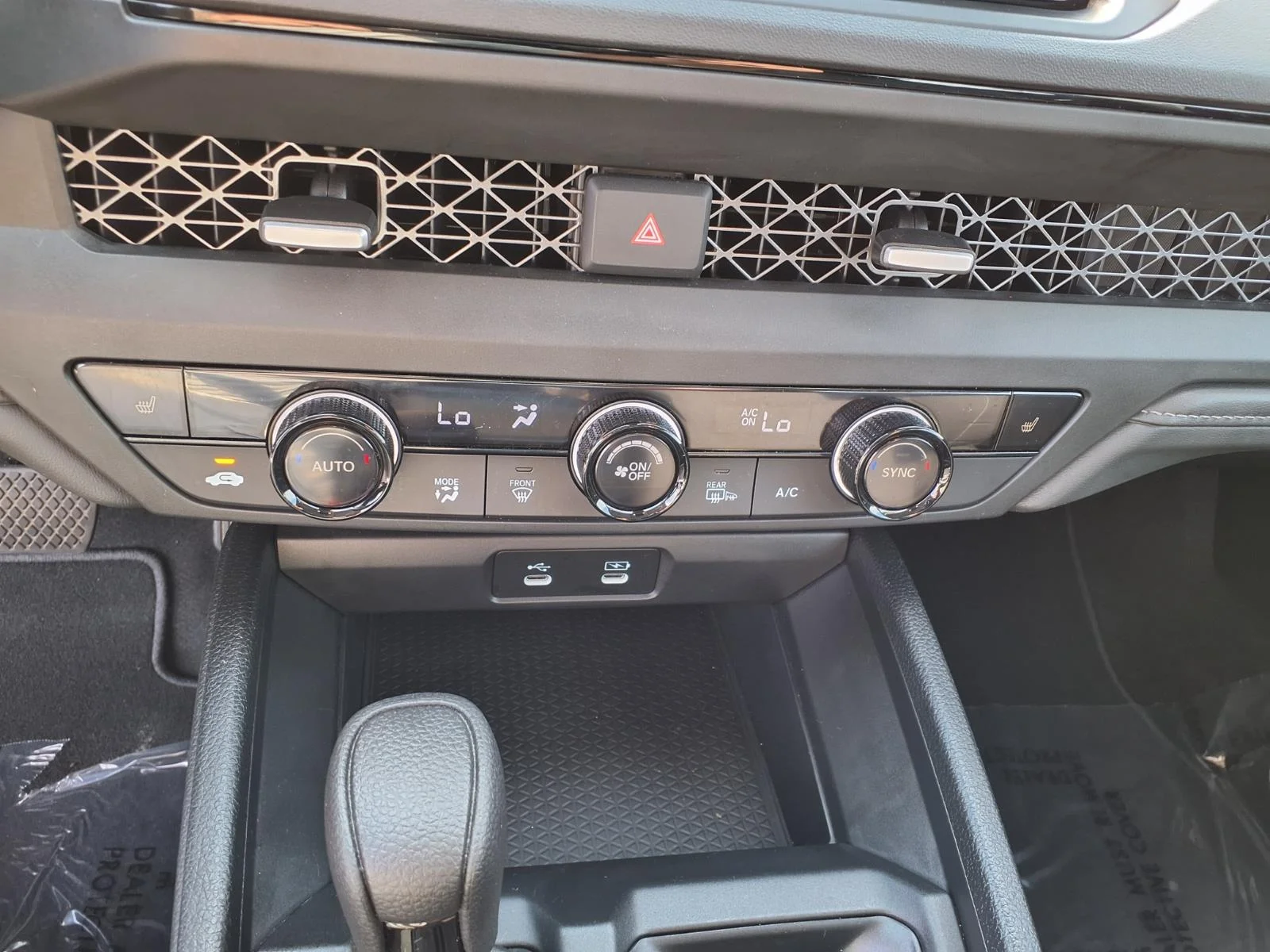 2025 Honda Accord SE - Photo 15