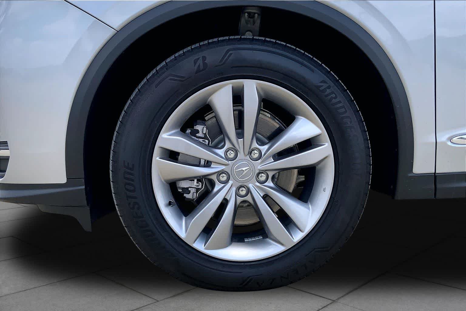 Used 2026 Solar Silver Metallic Acura  image 10