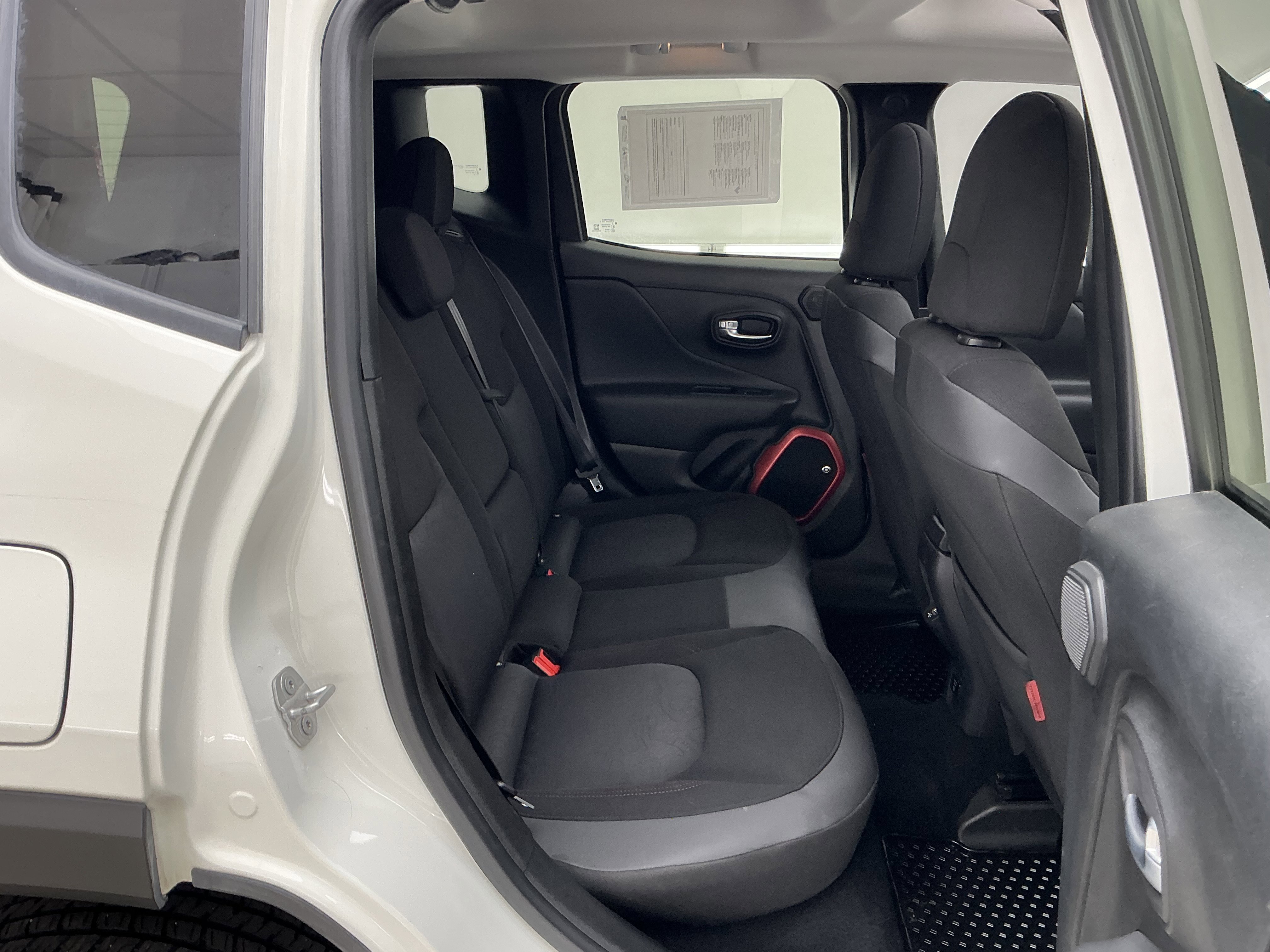 Used 2018 Alpine White Jeep Trailhawk image 23