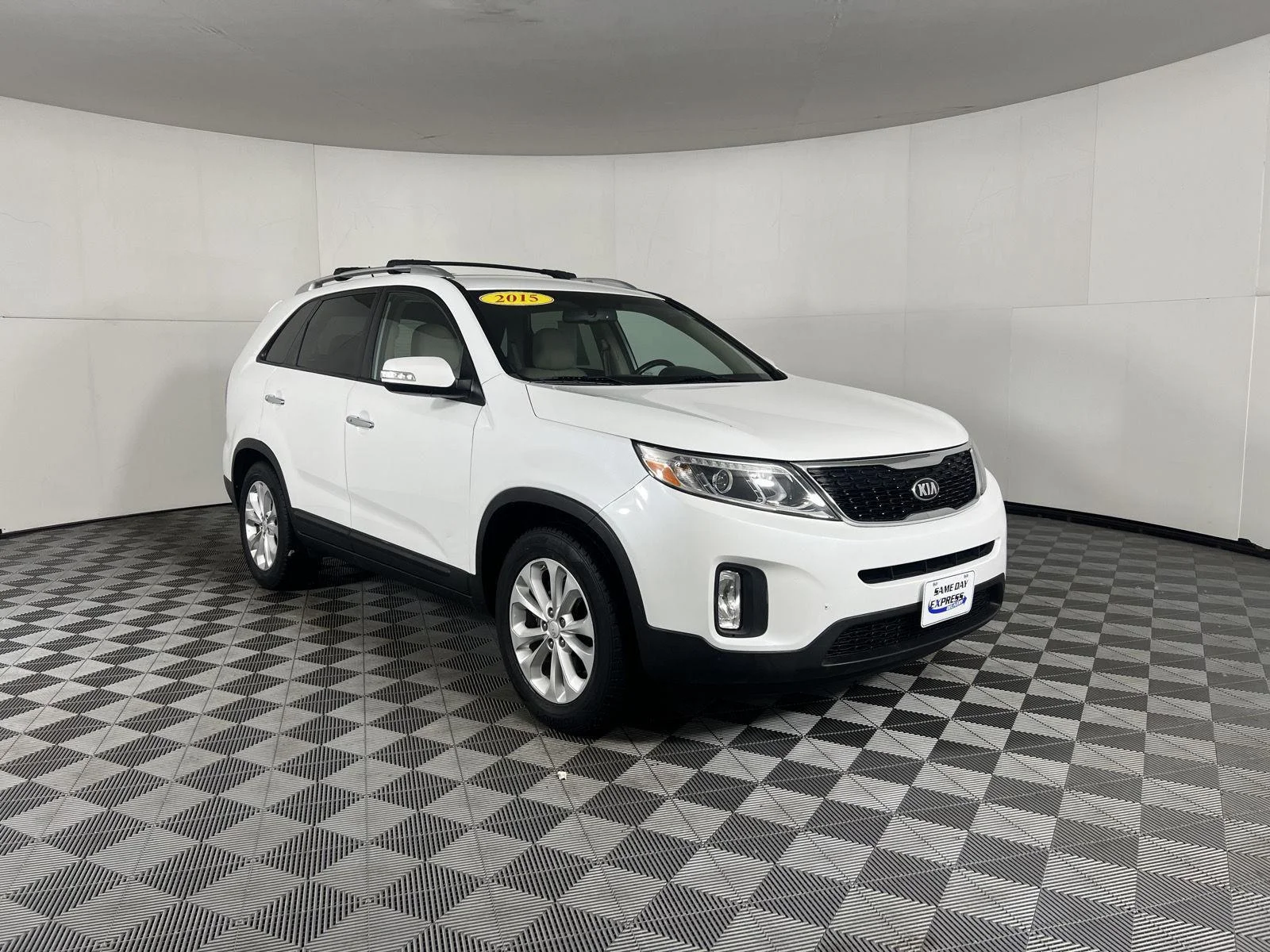 Used 2015 Snow White Pearl Kia EX image 13