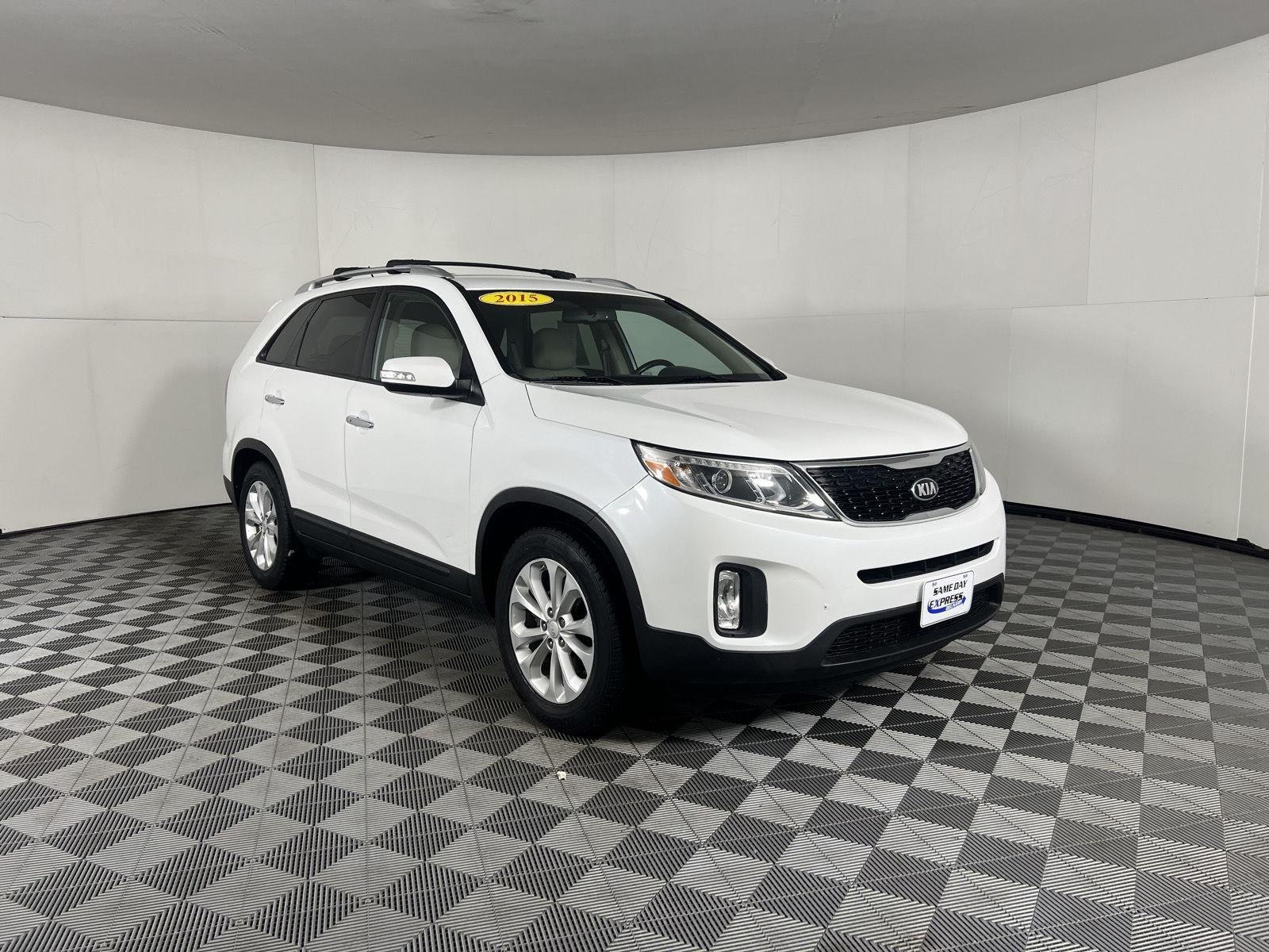 Used 2015 Snow White Pearl Kia EX image 13