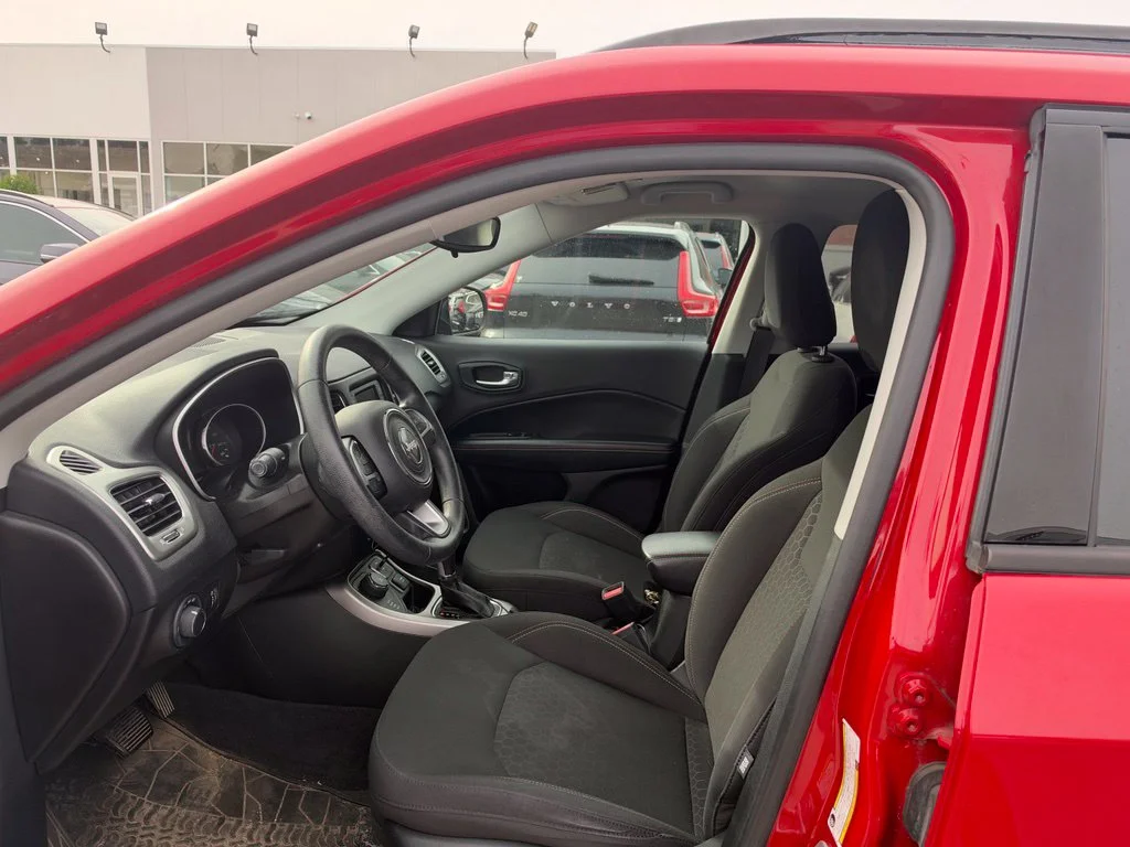 Used 2018 Red Jeep Sport image 10