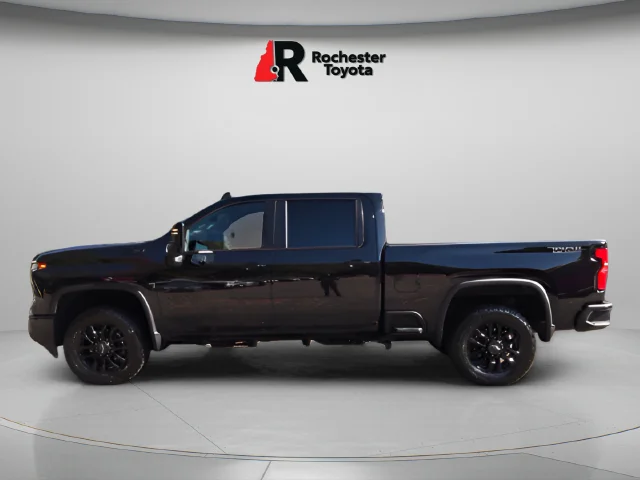 Used 2025 Black Chevrolet LT image 3
