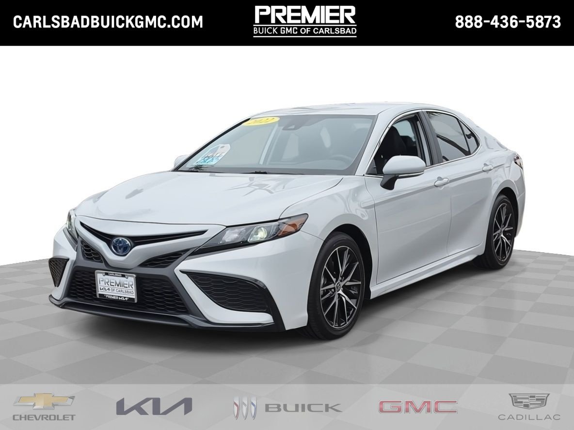 2022 Toyota Camry Hybrid SE