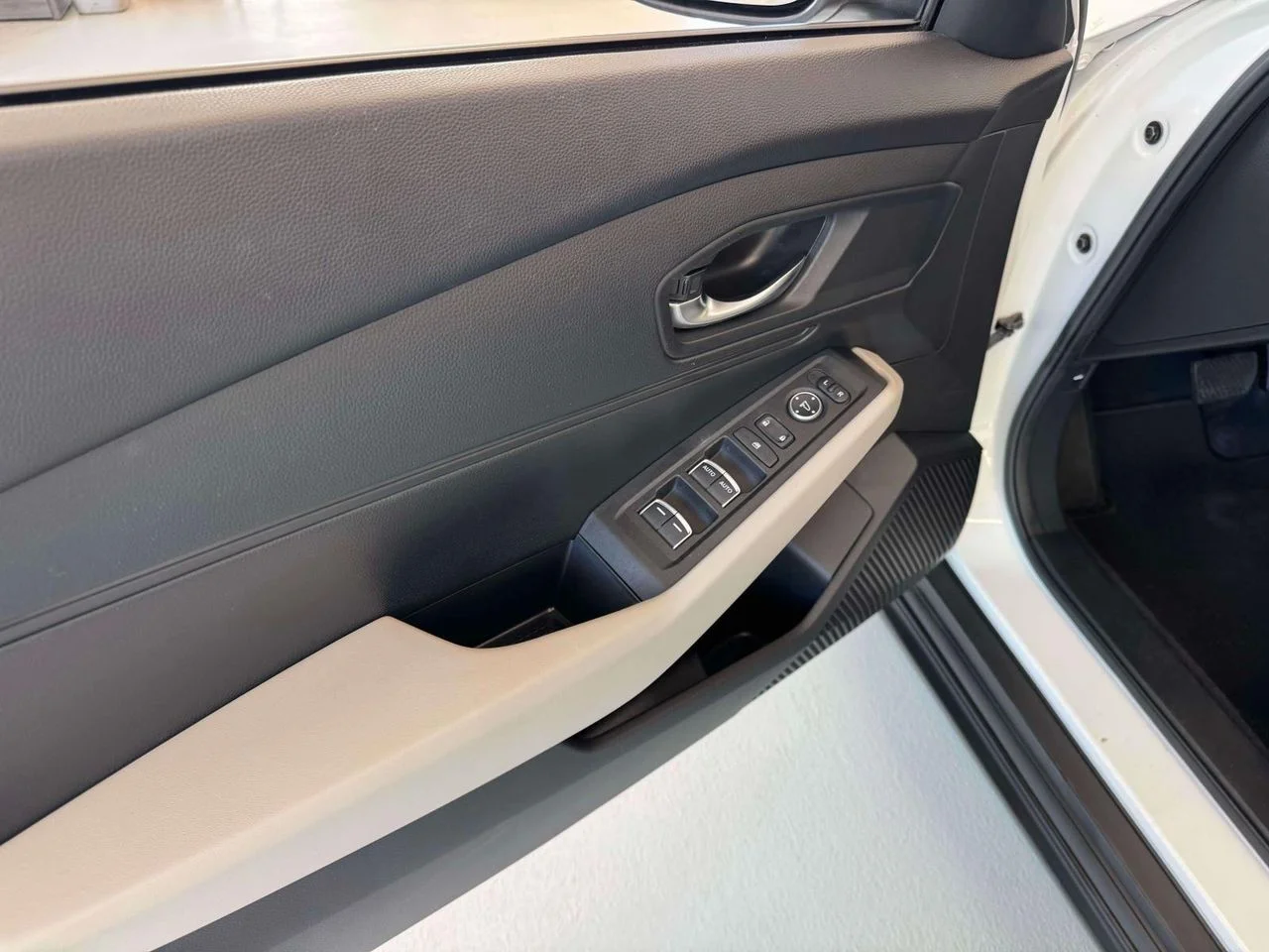 2023 Honda Accord LX - Photo 21