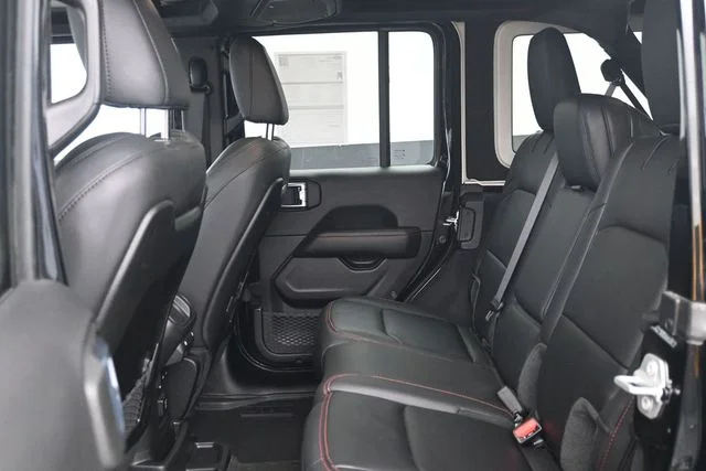 Certified Used 2025 Black Clearcoat Jeep Rubicon X image 5